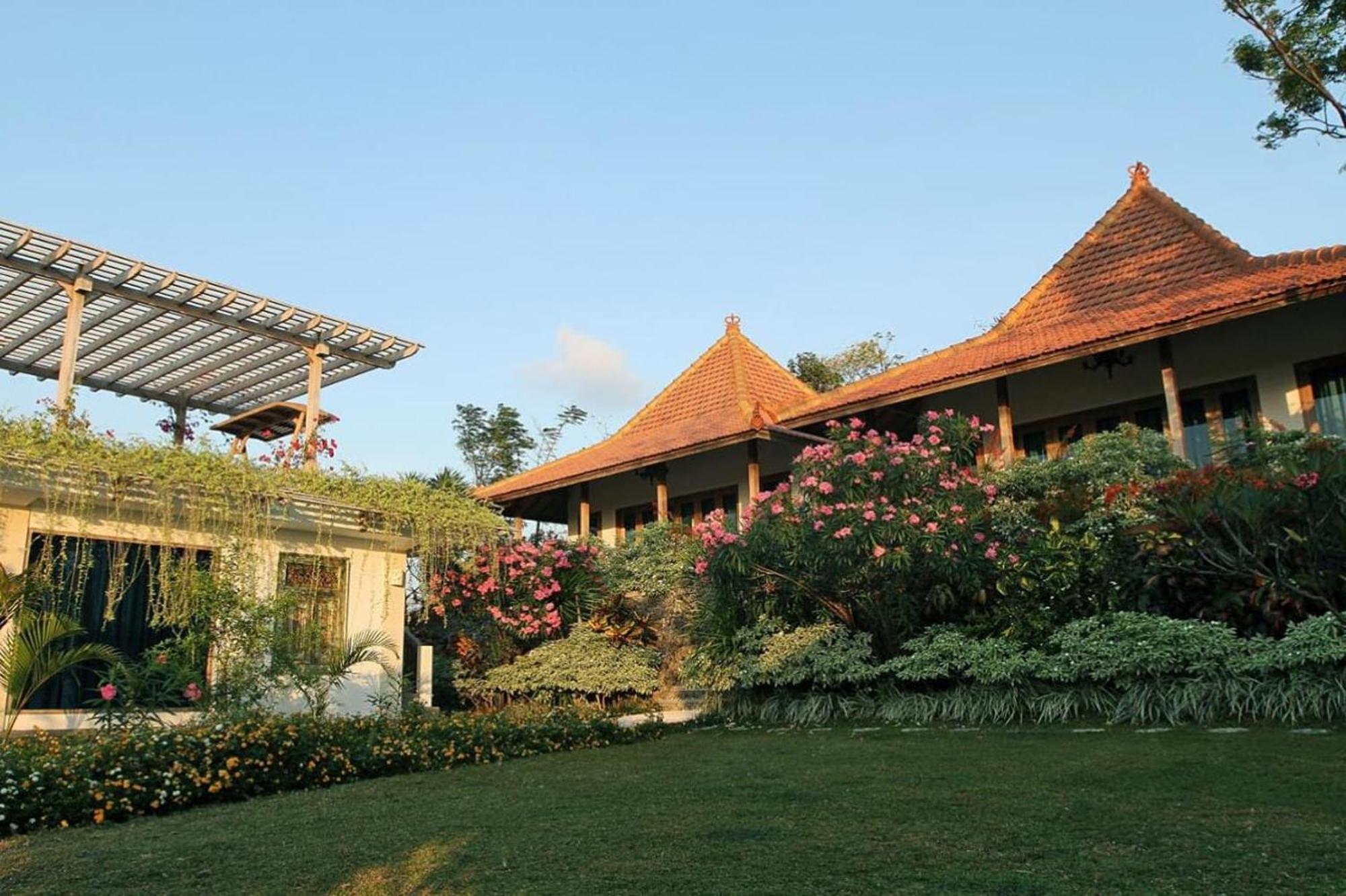 Bangsring Breeze Hotel Banyuwangi  Ngoại thất bức ảnh