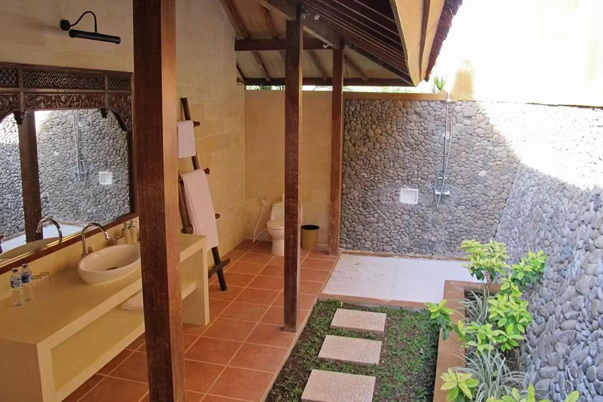 Bangsring Breeze Hotel Banyuwangi  Ngoại thất bức ảnh